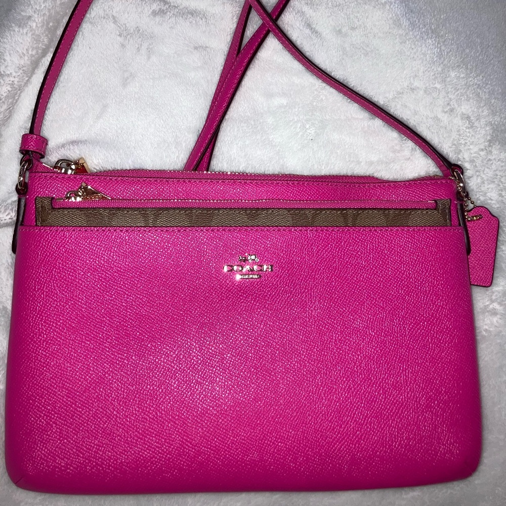 Coach Women's Pink Journal Crossbody In Pebble Leather With Wallet/Slip
